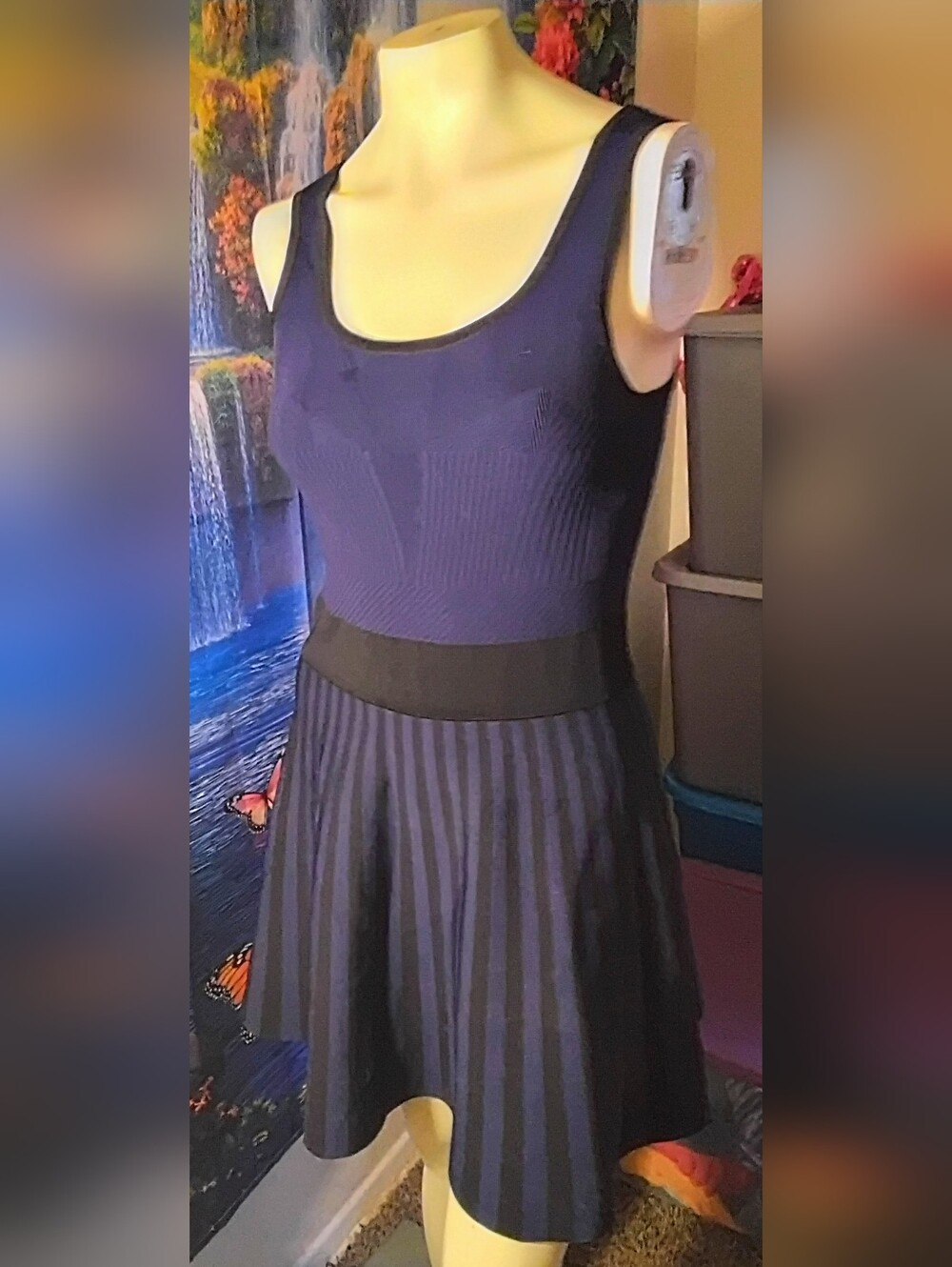 Guess Women’s Size Large skater stretch sleeveless purple & black dress